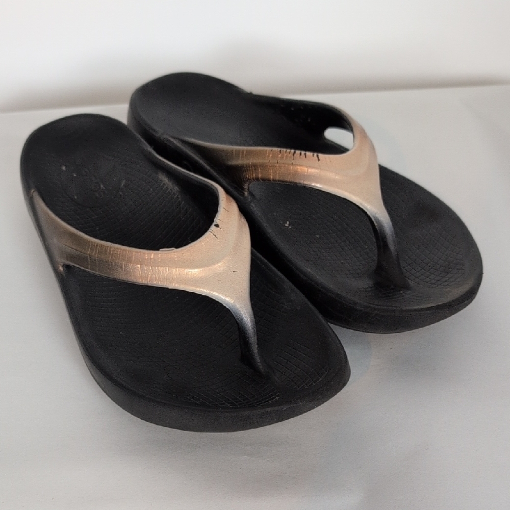 OOFOS Black and Gold Women's Sandals
